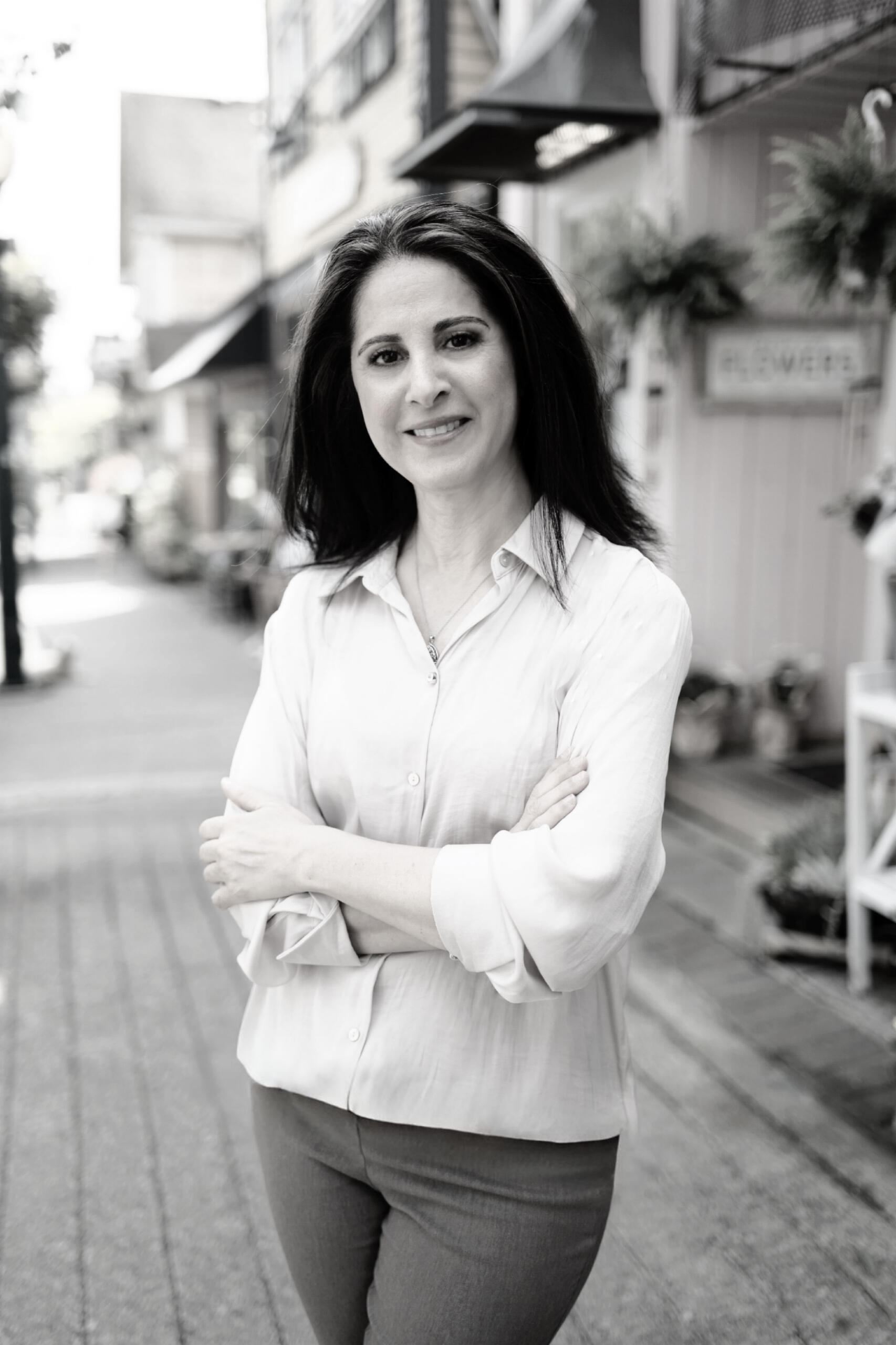 Dr. Mandana Karkan
